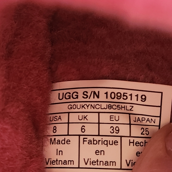 UGG Fluff Yeah slide Size 8 Color Bougainvillea Pink/Purple mix - Picture 10 of 11